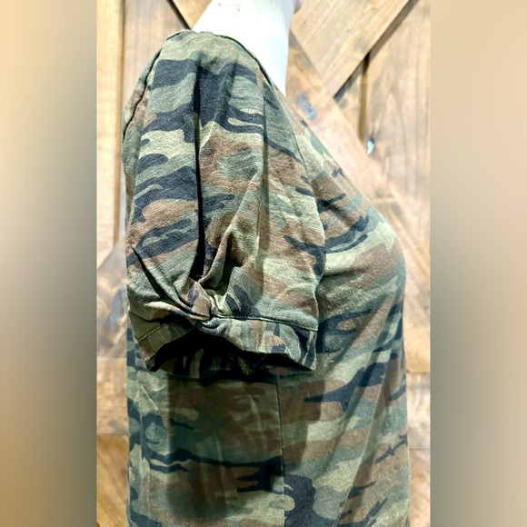 EUC Sanctuary Camo Pattern Puff Sleeve Top Sz L - Picture 4 of 16